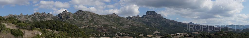 DSC04177_01.jpg - De bergen bij Monteveccio