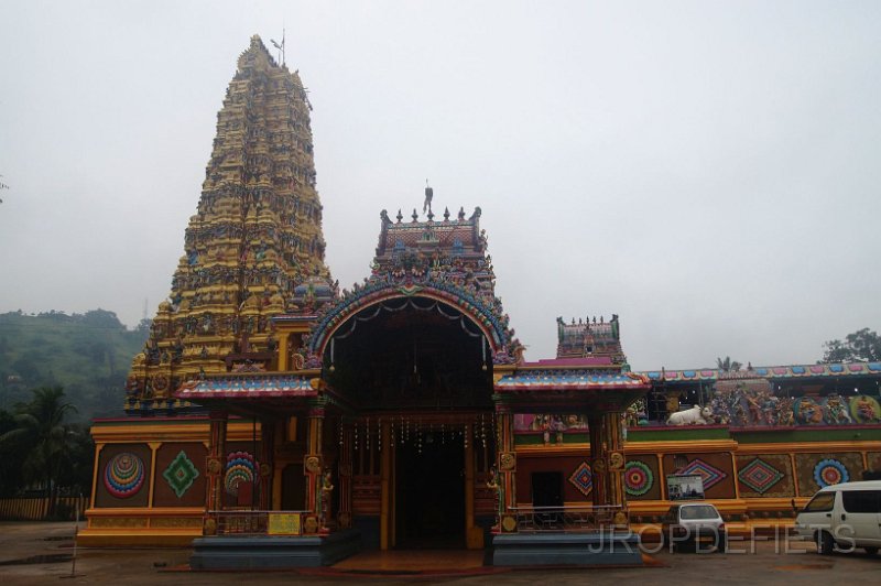 2014-sri-lanka-113.jpg - Hindhu tempel in Matale