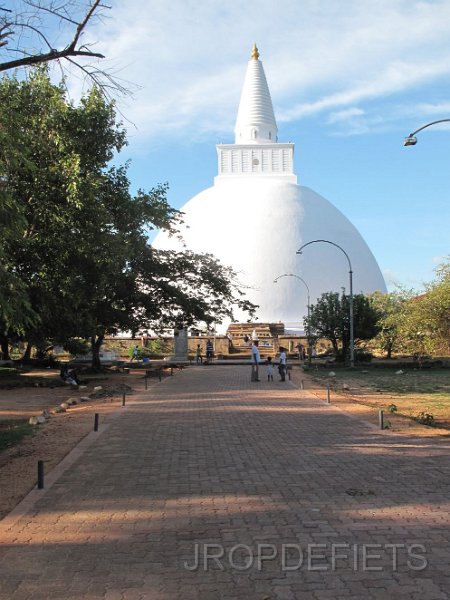 2014-sri-lanka-171.jpg - Anuradhapura