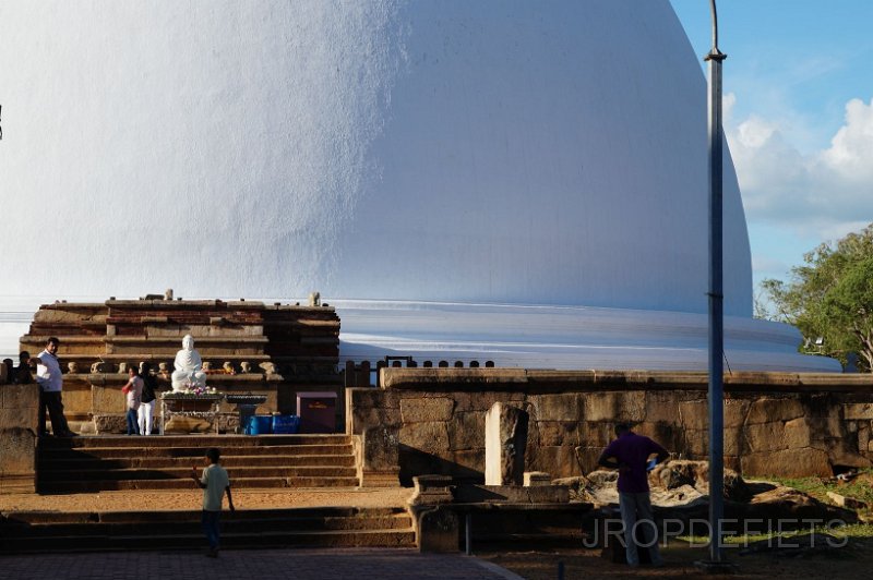 2014-sri-lanka-173.jpg - Anuradhapura